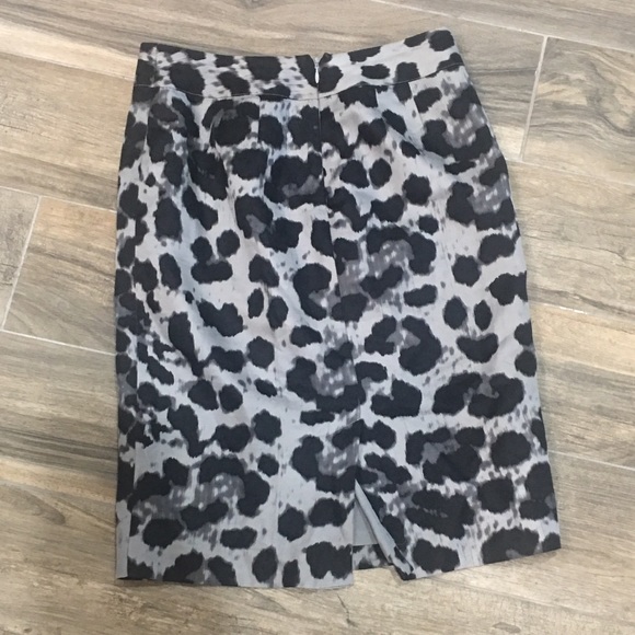 Banana Republic Animal Print Pencil Skirt - Picture 4 of 6